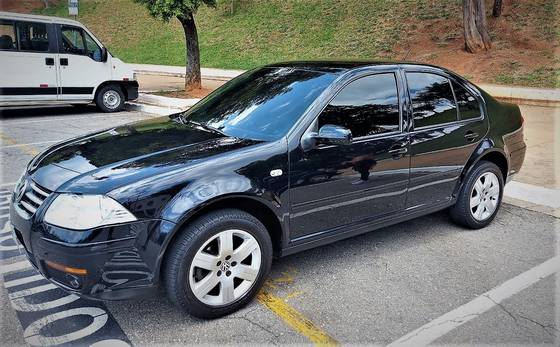 VOLKSWAGEN BORA 2.0 MI 8V FLEX 4P AUTOMÁTICO VOLKSWAGEN BORA 2.0 MI 8V FLEX 4P AUTOMÁTICO